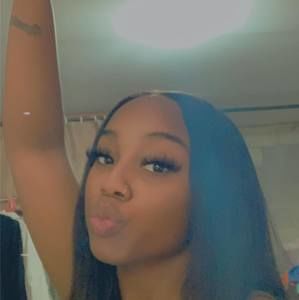 Meet your Posher, Nina